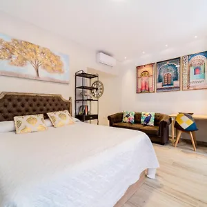 https://suite-capitn-3.hotelsincadiz.net